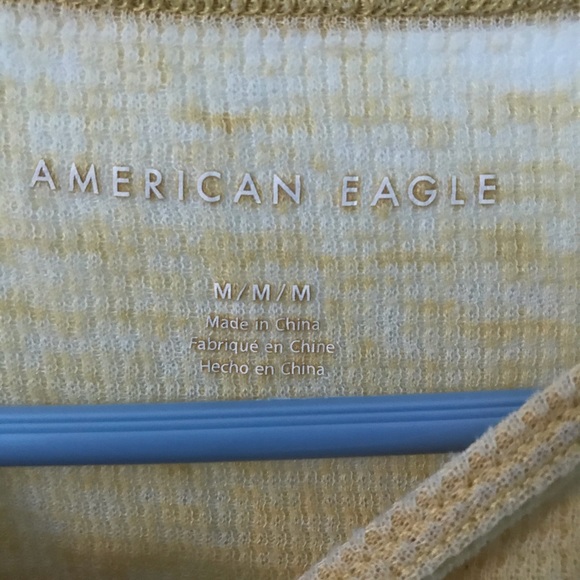 American eagle lettuce edge cropped yellow tee!! - Picture 3 of 3